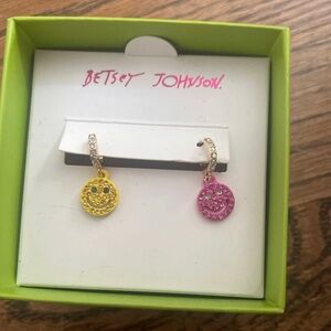 Betsey Johnson pink and yellow bling smiley dangle earrings new in box